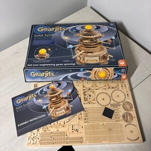 MindWare Gearjits Solar System Wooden 3D Puzzle Model Kit Teens Adults Open Box